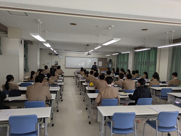 【指導】青森県立三沢商業高等学校での講演の様子