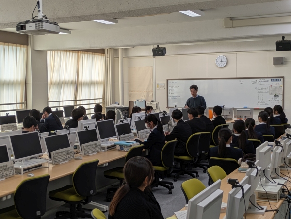 【指導】青森県立三沢商業高等学校での講演の様子