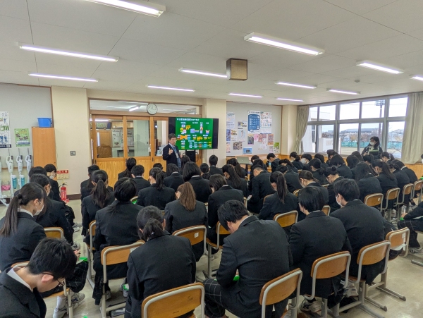 酒田市立東部中学校での講演の様子