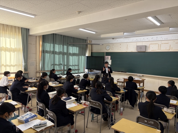 【指導】鹿児島女子高等学校　ファイナンシャルビジネス科1年生での講演の様子