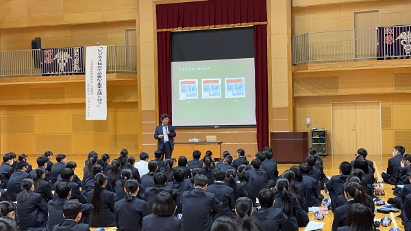 下関商業高校での講演の様子