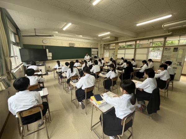 鹿児島女子高等学校での講演の様子